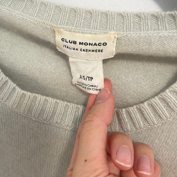 Soft Club Monaco Italian Cashmere crew neck sweater - Picture 2 of 6